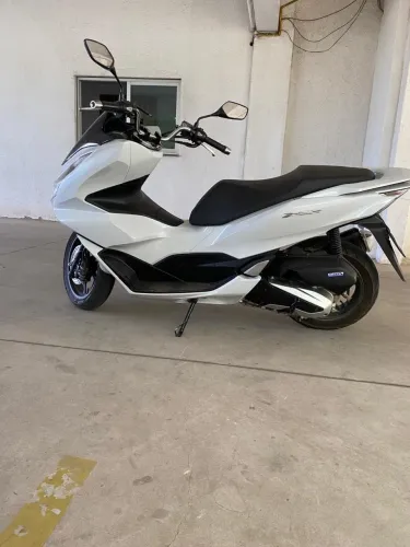 Motos