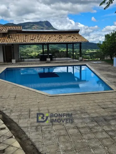 Casa em condomínio fechado com vista definitiva para o Pico da Ibituruna!