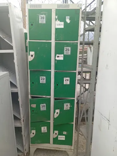 Armário de 10 portas completo 300 reais 