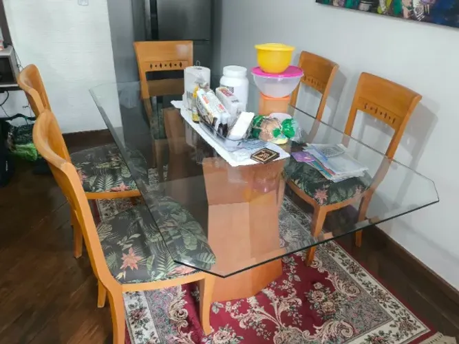 Mesa Retangular com base de madeira