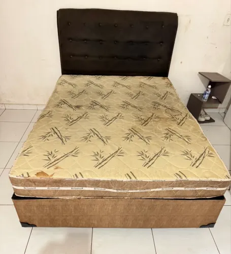 Cama Box casal completa usada   base colchão e Cabeceira 