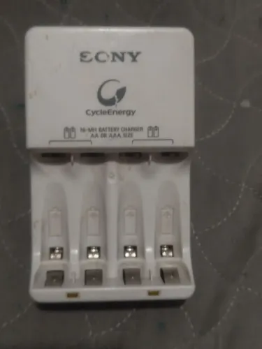 Carregador De Pilhas Sony Bcg 34 Hh 4 Gn sem plilhas