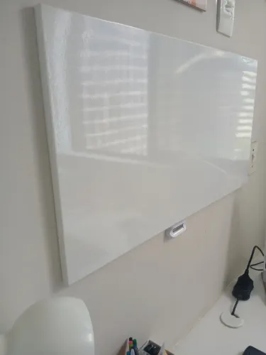 Mural magnético branco (74cm x 40cm)