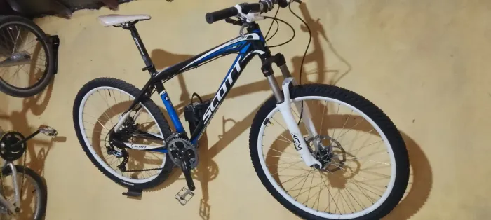 Scott Scalle 80, sem detalhes e pronta para uso