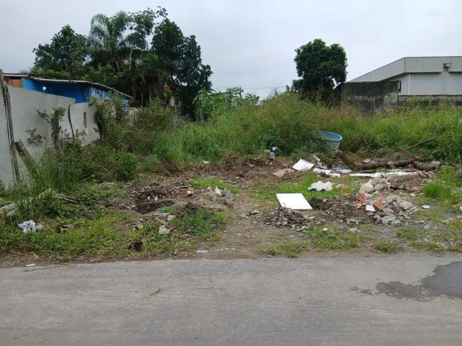 Vende-se terreno em praia grande