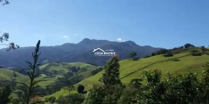 Ótima Chácara de 12.000m² de frente para o Pico dos Marins, Marmelópolis/MG