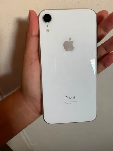 iPhone XR 128GB - 700