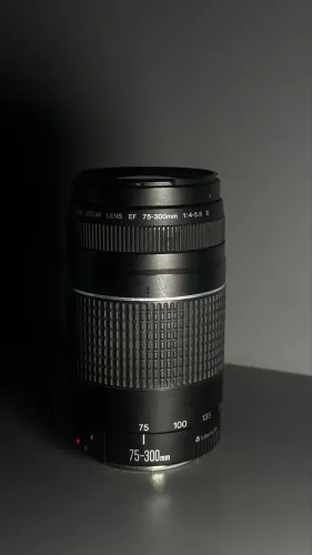 LENTE 75-300 EF 1:4-5.6
