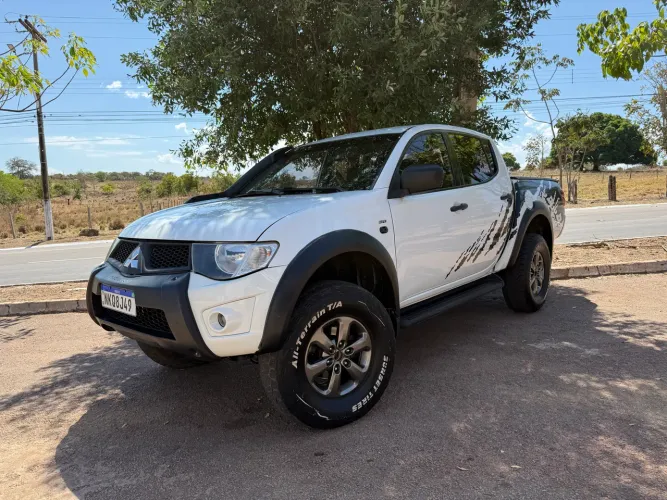 Mitsubishi L200 Triton HPE 3.2 CD TB Int.diesel AUT 2012