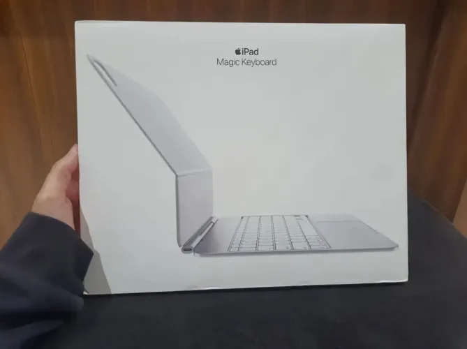 Magic Keyboard iPad Air M3 M4 11" lacrado