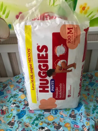 Fralda Huggies  tamanho M 