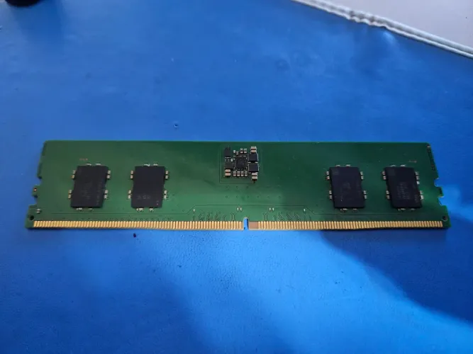 Vendo ou troco memória ram ddr5 8gb 4800mhz