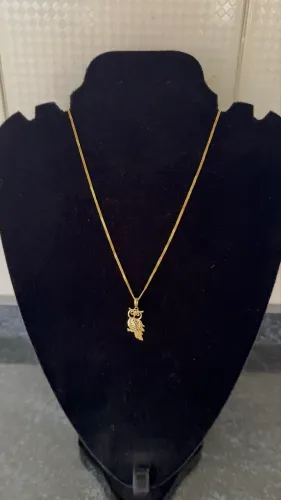 vendo corrente com pingente de coruja em ouro 18k com