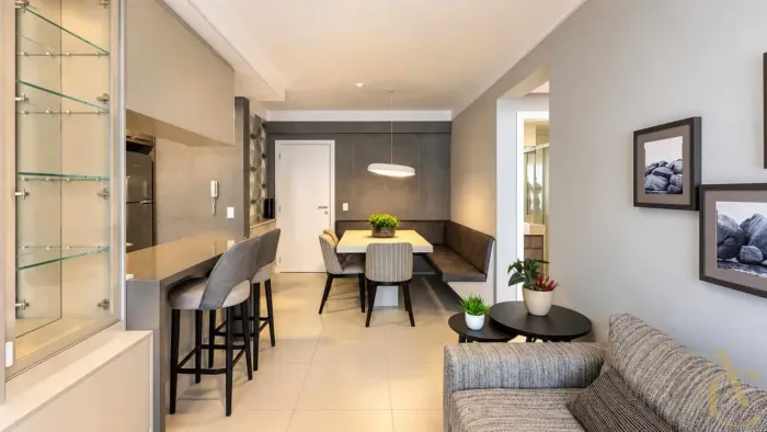 Apartamento à venda - 2 quartos sendo 1 suíte - Centro | Florianópolis/SC.