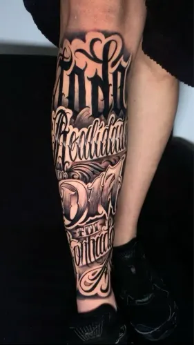 Faço tatuagem a domicílio 