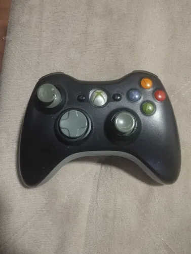 Controle do Xbox 360 original semi novo preto com cinza tudo funcionando