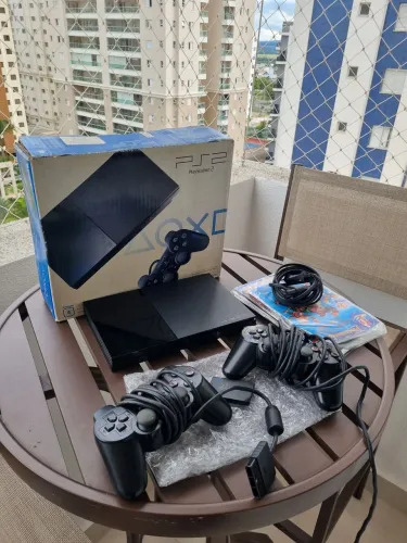 PS2 SLIM EXCELENTE ESTADO NA CAIXA 2 CONTROLES