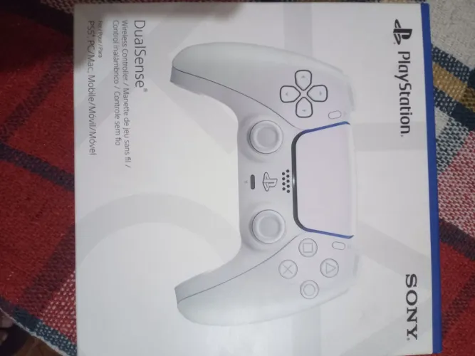 VENDO CONTROLE PS5 DUALSENSE ORIGINAL NA CAIXA, ESTÁ ZERO NUNCA FOI USADO INTERESSADOS .