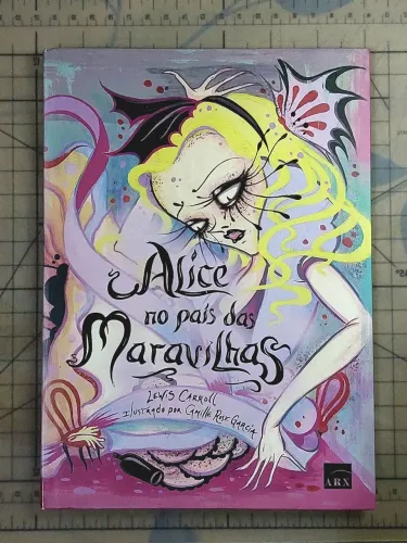 raridade livro alice no país das maravilhas edição gótica ilustrações camille rose garcia 