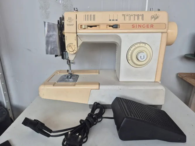 Máquina Singer Prêta Porter