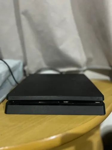 PS4 EM PERFEITO ESTADO