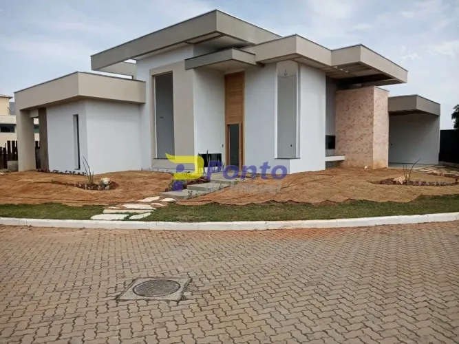 Casa no Condomínio Villas Park II