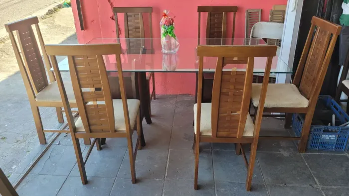 mesa com 6 cadeiras com tampa de vidro