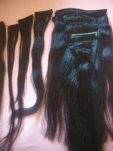 Cabelo humano na fita adesiva