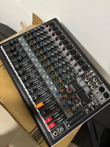 Mesa de Som AMW CP-10 v3