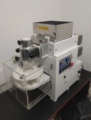 Vendo máquina modeladora de salgados 