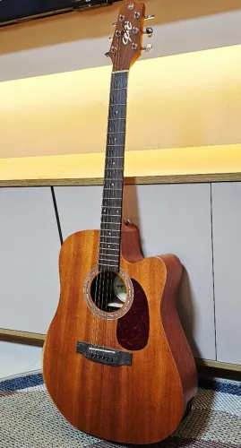 VIOLÃO SEIZI NEO TOKYO SOLID TOP CUTAWAY MAHOGANY ? R$ 1.397