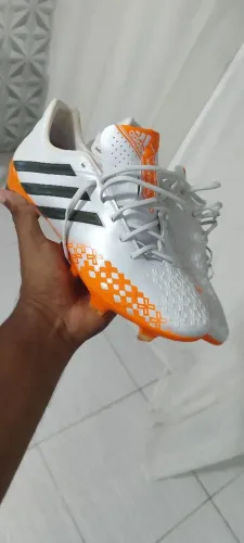 Chuteira Adidas profissional 39/40