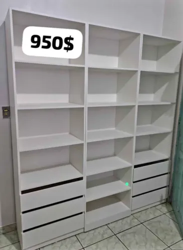 Closet com fundo disponível