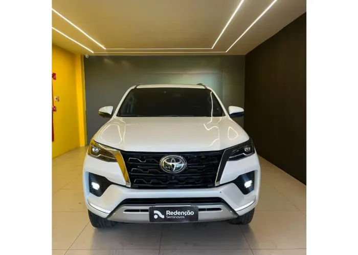Toyota Hilux SW4 SRX 4X4 2.8 TDI 16V Dies. Aut. 2024