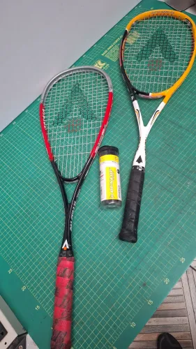 Par de raquetes karakal tec-tour 140 + kit bolinhas 