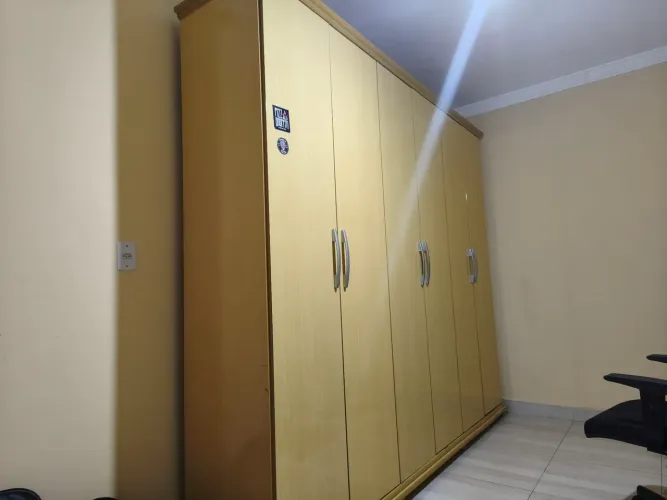 Armário Guarda-Roupa Grande 6 Portas - Bom Estado