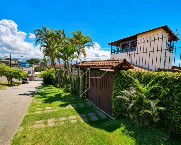 Imóvel para venda possui 762 metros quadrados com 4 quartos em São Judas Tadeu - Guarapari