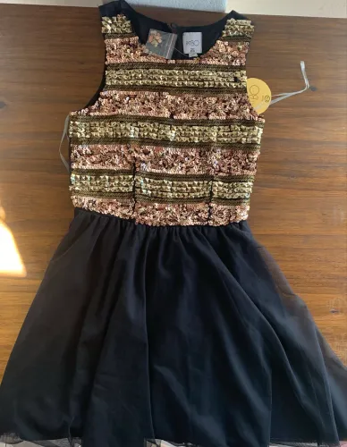 Vestido preto com brilho