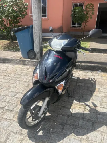 Moto muito conservada de meu uso é só pegar e transferir