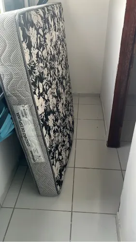 Colchão semi nova