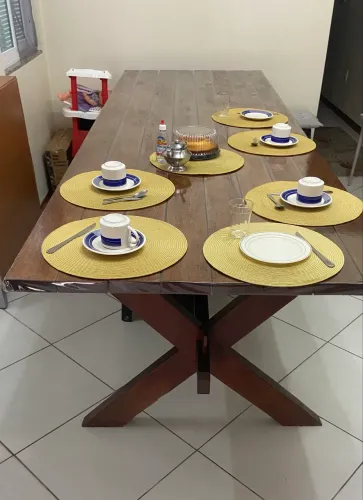 Mesa de Angelina para reunião ou churrasco