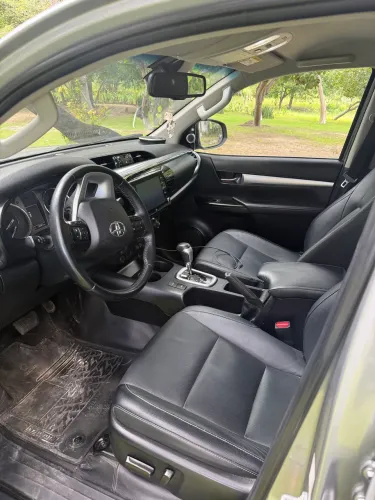 Toyota Hilux CD SRX 4X4 2.8 TDI 16V Diesel Aut. 2023