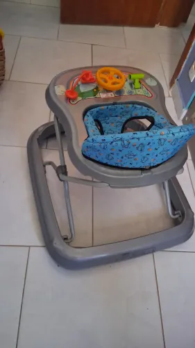 Vende se andador