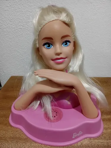 Boneca Barbie Busto Styling Head para fazer penteados.