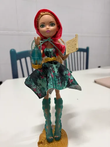 Ashlyn Ella Through the Wood Ever After High Doll