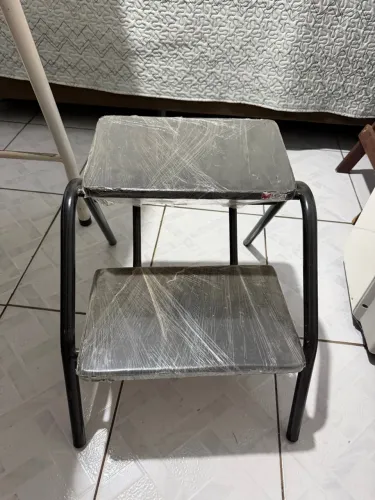 Vendo escadinha preta 