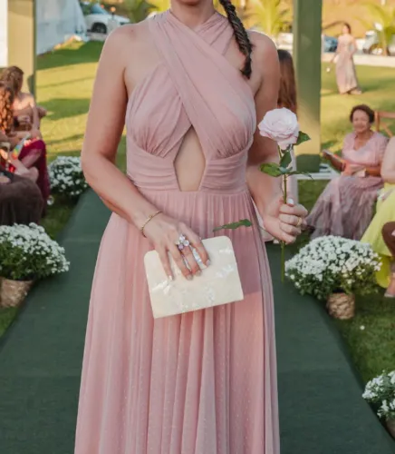 Vestido Longo da Majeste. Tule na cor rosa antigo (old rose) e decote cruzado, n. 40