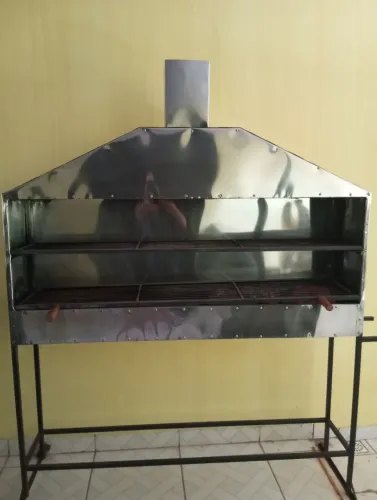 Vendo churrasqueira semi nova