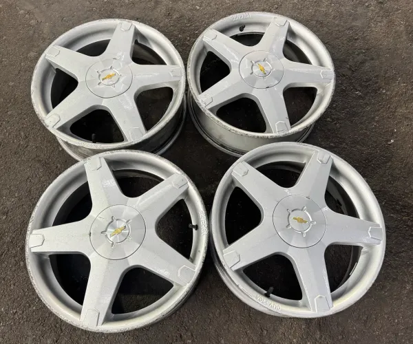 Rodas Axxis aro 17 tala 6 furacão 4x100