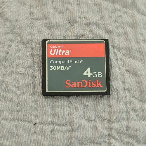 Cartão de memória Compact Flash 4gb